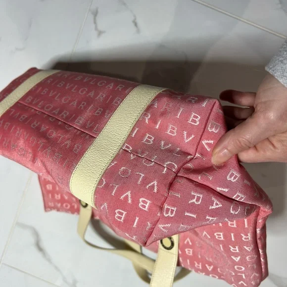 Bvlgari mania red logo tote - Picture 2 of 14